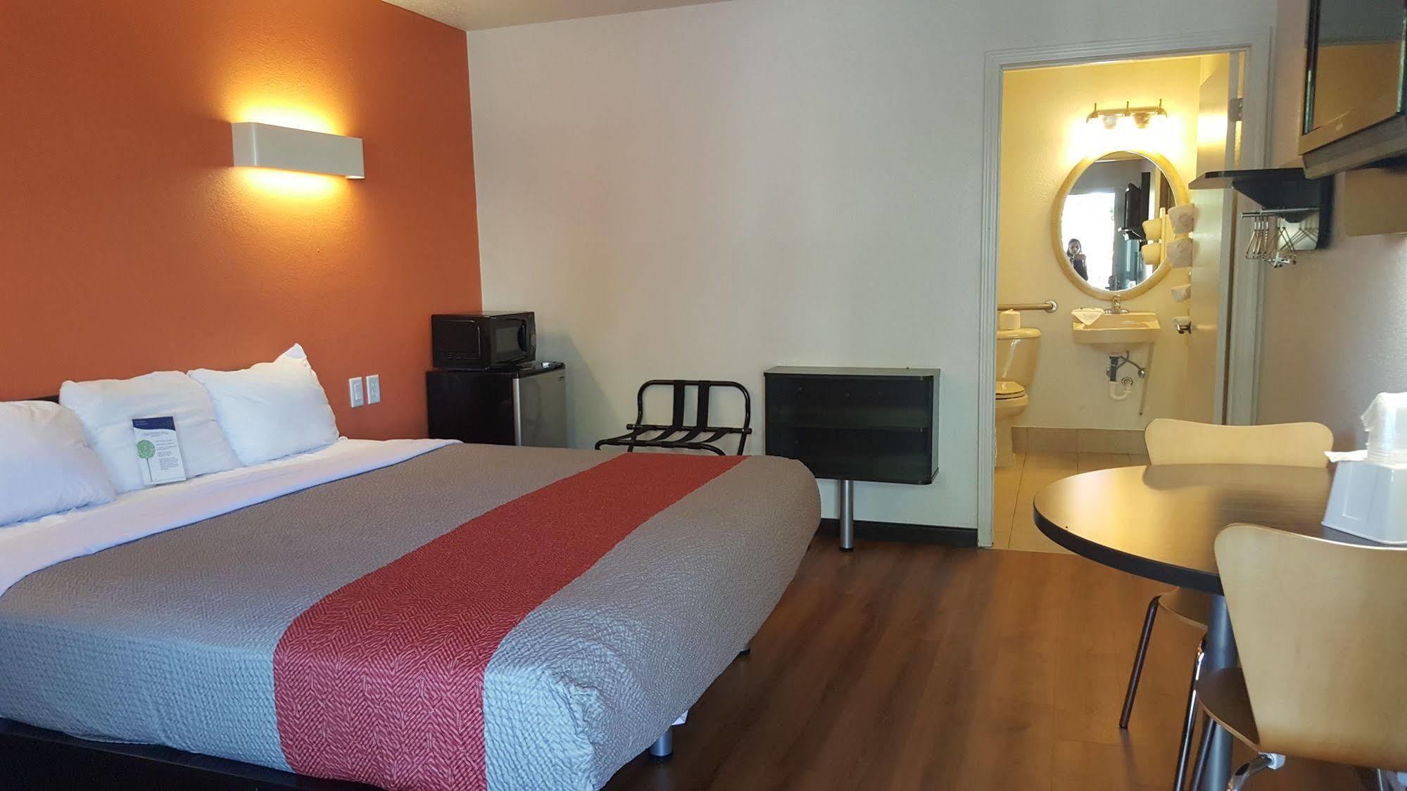 Motel 6-Columbus, Oh - Osu Zewnętrze zdjęcie