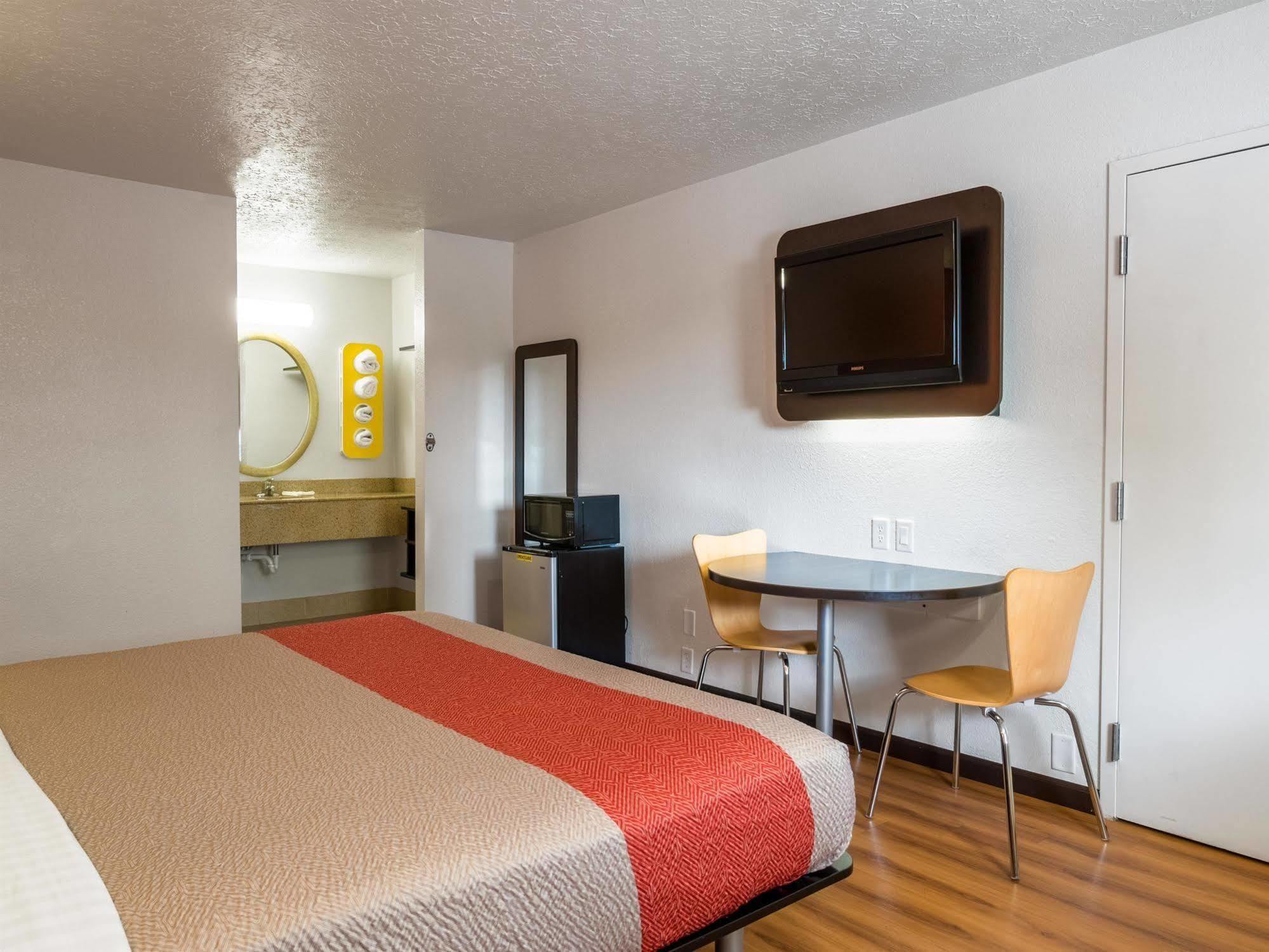 Motel 6-Columbus, Oh - Osu Zewnętrze zdjęcie